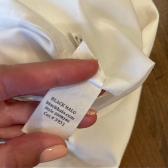 BLACK HALO EVE LA REINA GOWN - Picture 6 of 12